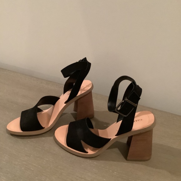 Gianni Bini ankle strap sandal with wooden heel - Picture 16 of 16